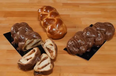 Τσουρέκι με PatisFrance Pate de Marron & PatisFrance Cream de Marron και επικάλυψη Decorcream White & Dark  