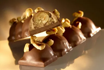 ΠΡΑΛΙΝΕΣ ΚΑΙ ΠΑΣΤΕΣ